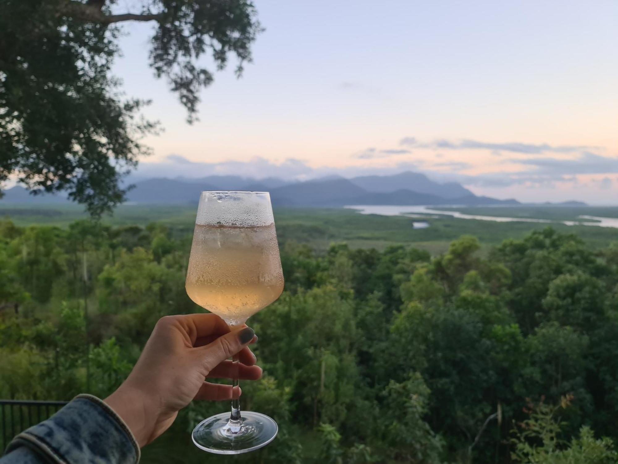 Aparthotel Vista Hinchinbrook à Cardwell Extérieur photo